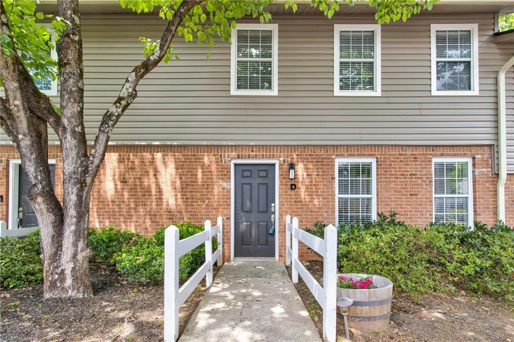 7750 Roswell Road Unit 9d, Sandy Springs, Georgia 30350, 3 Bedrooms Bedrooms, ,3 BathroomsBathrooms,Residential,Sold,7750 Roswell Road Unit 9d,7250699