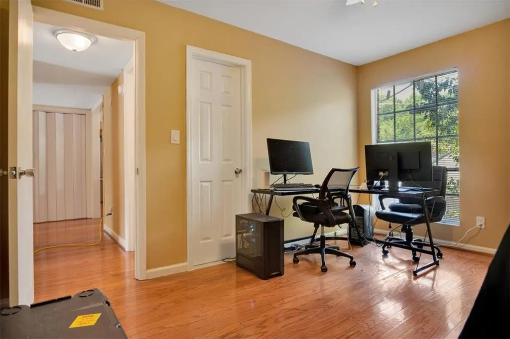 5659 Kingsport Drive Unit 6, Atlanta, Georgia 30342, 2 Bedrooms Bedrooms, ,2 BathroomsBathrooms,Residential,Sold,5659 Kingsport Drive Unit 6,6907655