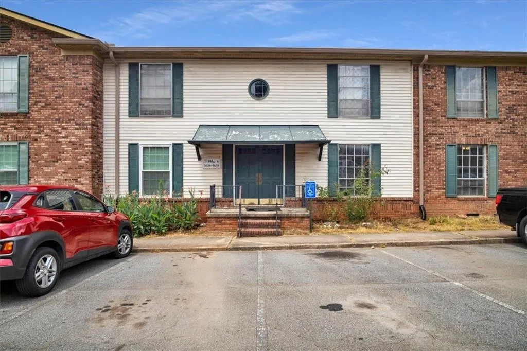 5659 Kingsport Drive Unit 6, Atlanta, Georgia 30342, 2 Bedrooms Bedrooms, ,2 BathroomsBathrooms,Residential,Sold,5659 Kingsport Drive Unit 6,6907655