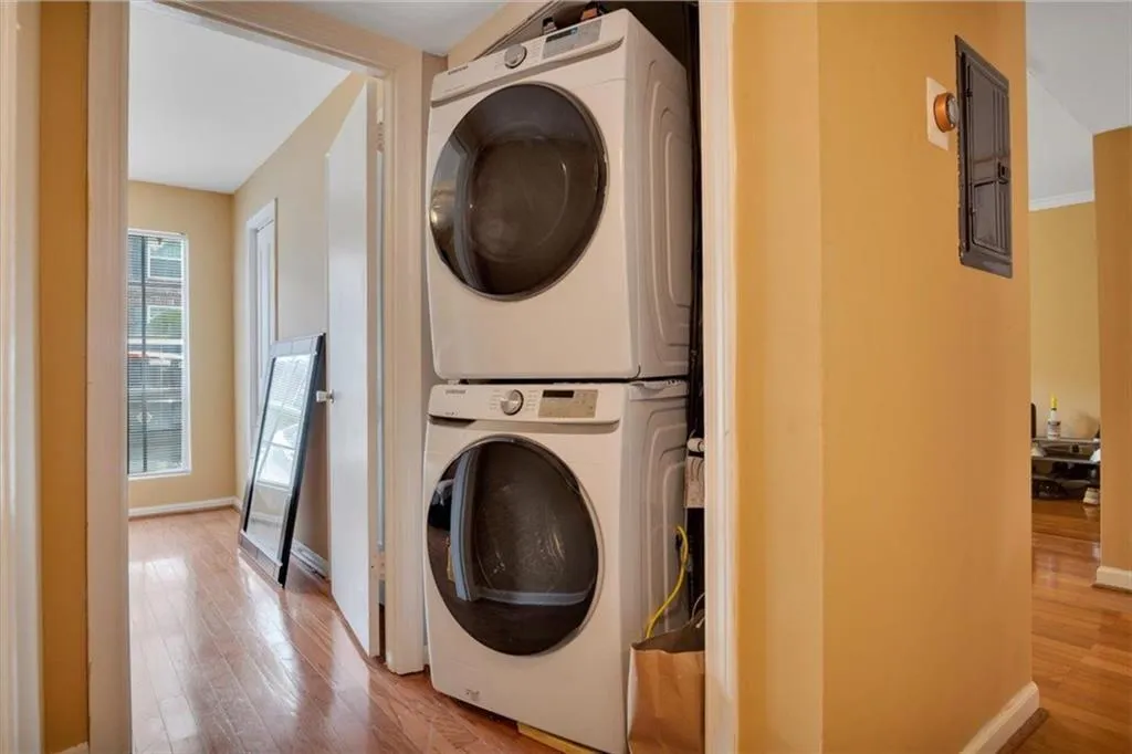 5659 Kingsport Drive Unit 6, Atlanta, Georgia 30342, 2 Bedrooms Bedrooms, ,2 BathroomsBathrooms,Residential,Sold,5659 Kingsport Drive Unit 6,6907655