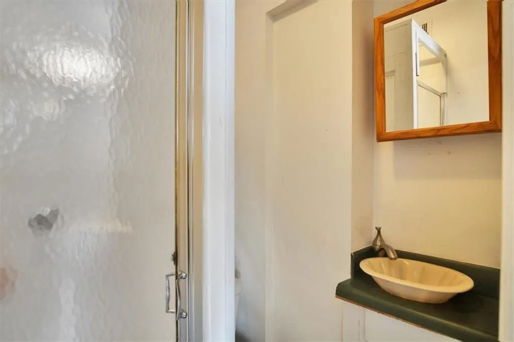 5659 Kingsport Drive Unit 6, Atlanta, Georgia 30342, 2 Bedrooms Bedrooms, ,2 BathroomsBathrooms,Residential,Sold,5659 Kingsport Drive Unit 6,6907655