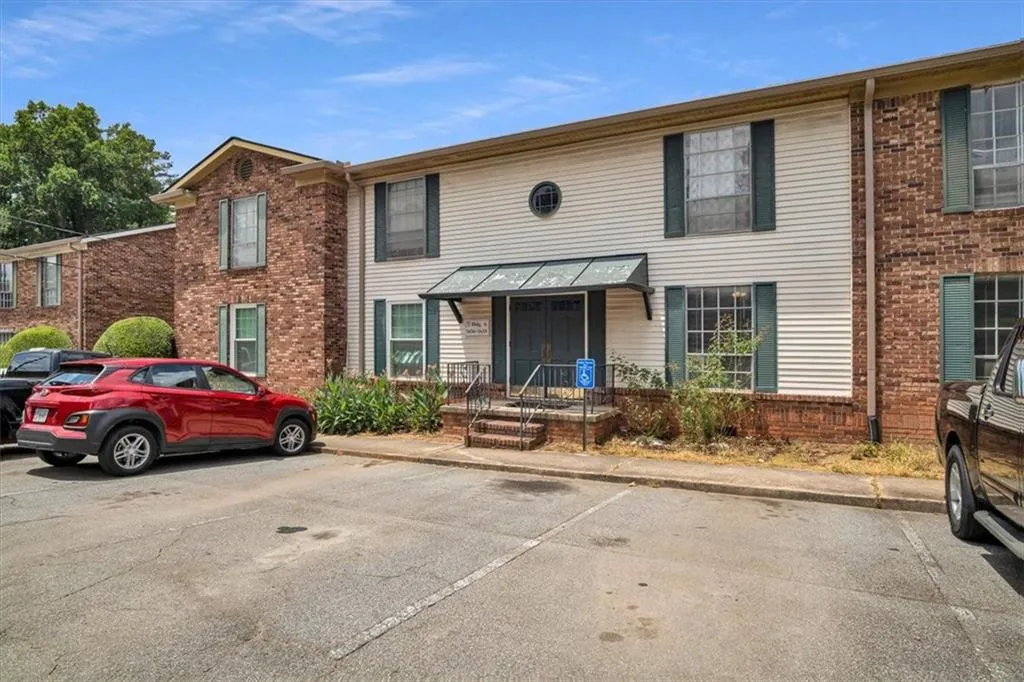 5659 Kingsport Drive Unit 6, Atlanta, Georgia 30342, 2 Bedrooms Bedrooms, ,2 BathroomsBathrooms,Residential,Sold,5659 Kingsport Drive Unit 6,6907655