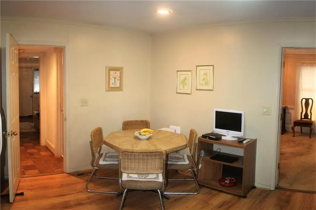 640 Towergate Place, Sandy Springs, Georgia 30350, 3 Bedrooms Bedrooms, ,2 BathroomsBathrooms,Residential,Sold,640 Towergate Place,7099022