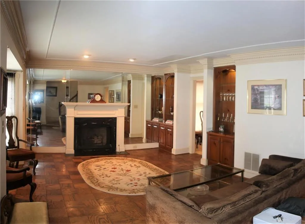 640 Towergate Place, Sandy Springs, Georgia 30350, 3 Bedrooms Bedrooms, ,2 BathroomsBathrooms,Residential,Sold,640 Towergate Place,7099022