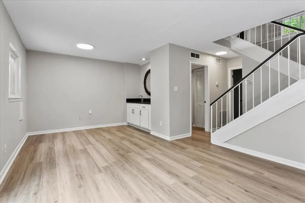 7350 Cardigan Circle, Sandy Springs, Georgia 30328, 4 Bedrooms Bedrooms, ,3 BathroomsBathrooms,Residential,Sold,7350 Cardigan Circle,7219111