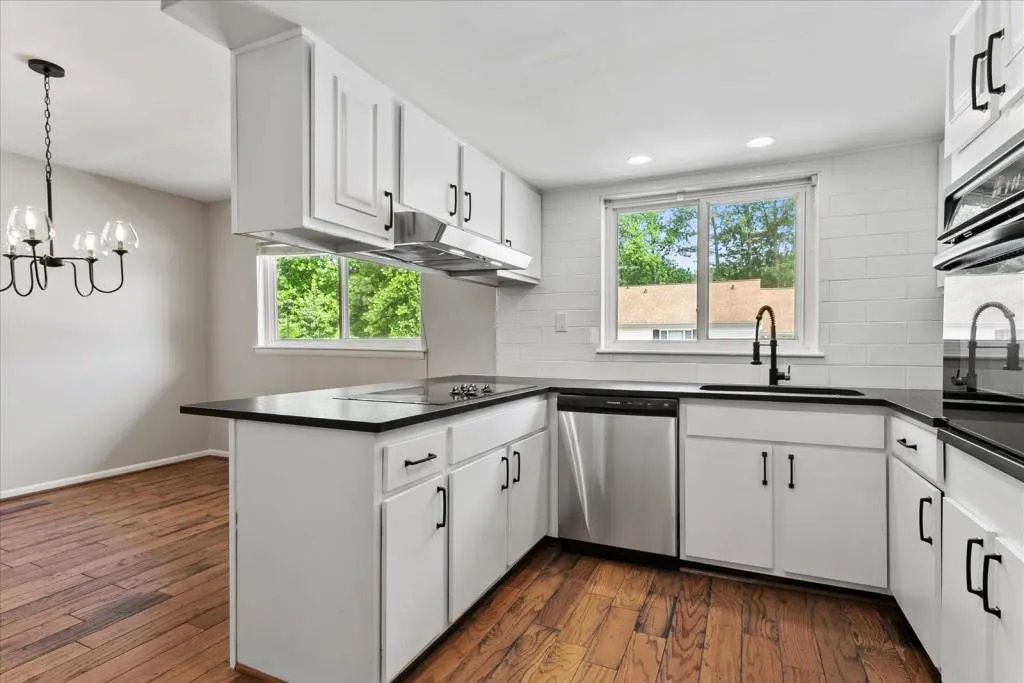 7350 Cardigan Circle, Sandy Springs, Georgia 30328, 4 Bedrooms Bedrooms, ,3 BathroomsBathrooms,Residential,Sold,7350 Cardigan Circle,7219111