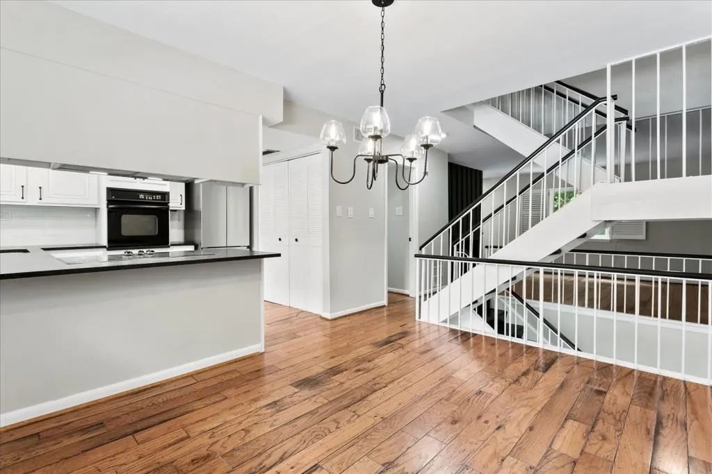 7350 Cardigan Circle, Sandy Springs, Georgia 30328, 4 Bedrooms Bedrooms, ,3 BathroomsBathrooms,Residential,Sold,7350 Cardigan Circle,7219111