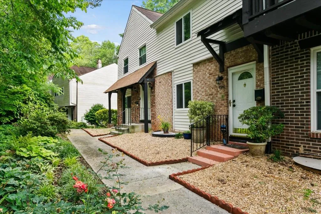 7350 Cardigan Circle, Sandy Springs, Georgia 30328, 4 Bedrooms Bedrooms, ,3 BathroomsBathrooms,Residential,Sold,7350 Cardigan Circle,7219111