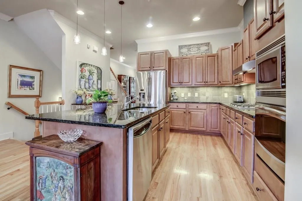 1010 River Vista Drive Unit 1010, Atlanta, Georgia 30339, 4 Bedrooms Bedrooms, ,4 BathroomsBathrooms,Residential,Sold,1010 River Vista Drive Unit 1010,5747765