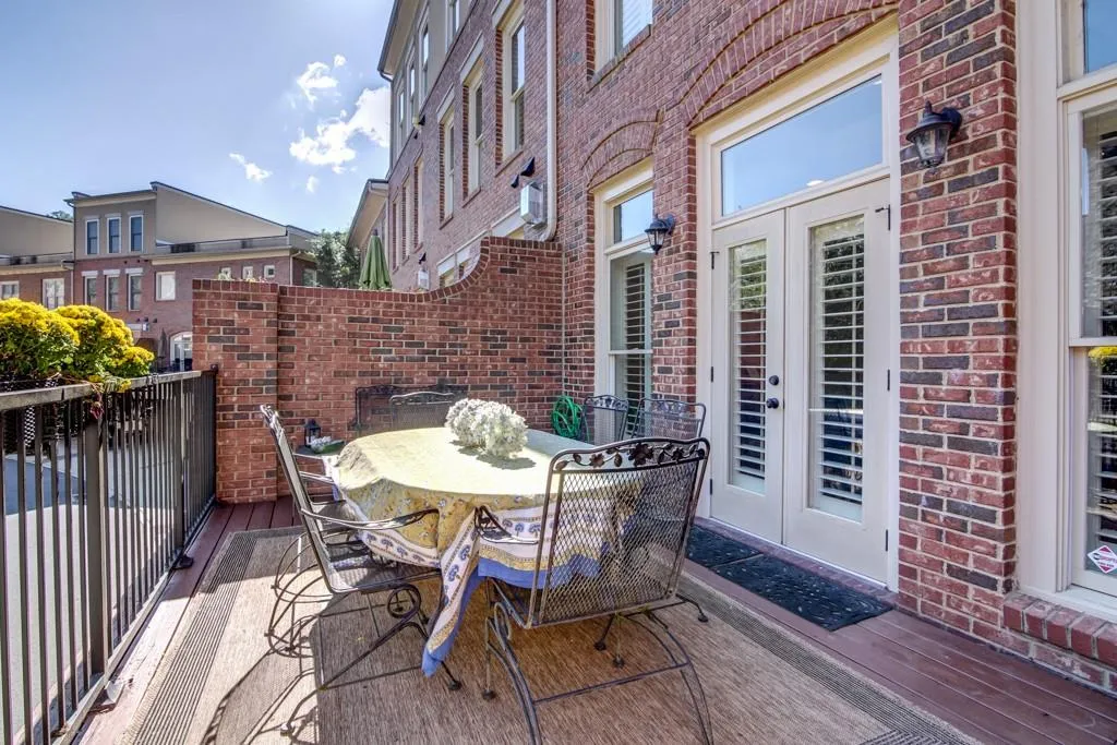 1010 River Vista Drive Unit 1010, Atlanta, Georgia 30339, 4 Bedrooms Bedrooms, ,4 BathroomsBathrooms,Residential,Sold,1010 River Vista Drive Unit 1010,5747765