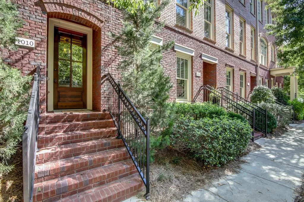 1010 River Vista Drive Unit 1010, Atlanta, Georgia 30339, 4 Bedrooms Bedrooms, ,4 BathroomsBathrooms,Residential,Sold,1010 River Vista Drive Unit 1010,5747765