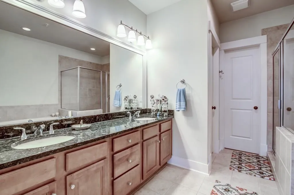 1010 River Vista Drive Unit 1010, Atlanta, Georgia 30339, 4 Bedrooms Bedrooms, ,4 BathroomsBathrooms,Residential,Sold,1010 River Vista Drive Unit 1010,5747765