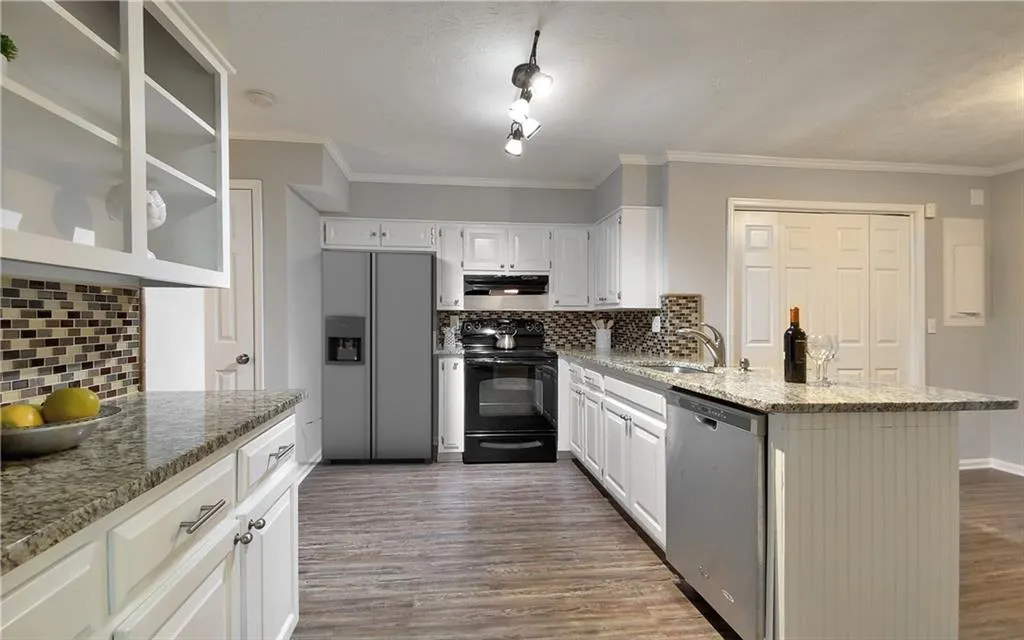 9160 Carroll Manor Drive, Sandy Springs, Georgia 30350, 2 Bedrooms Bedrooms, ,2 BathroomsBathrooms,Residential,Sold,9160 Carroll Manor Drive,6861494