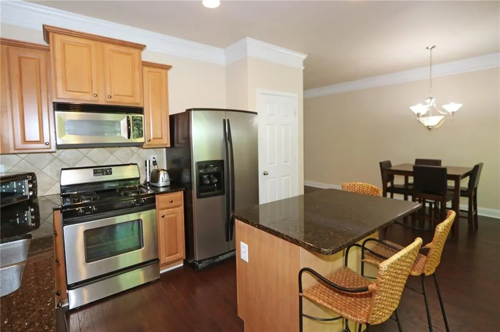 703 Coligny Court, Sandy Springs, Georgia 30350, 3 Bedrooms Bedrooms, ,3 BathroomsBathrooms,Residential,Sold,703 Coligny Court,6029622