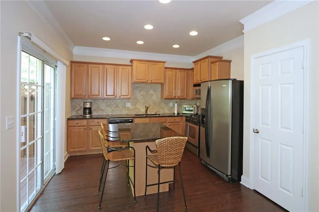 703 Coligny Court, Sandy Springs, Georgia 30350, 3 Bedrooms Bedrooms, ,3 BathroomsBathrooms,Residential,Sold,703 Coligny Court,6029622