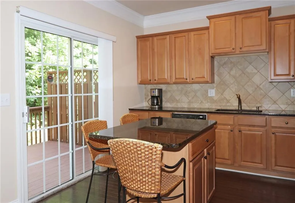 703 Coligny Court, Sandy Springs, Georgia 30350, 3 Bedrooms Bedrooms, ,3 BathroomsBathrooms,Residential,Sold,703 Coligny Court,6029622