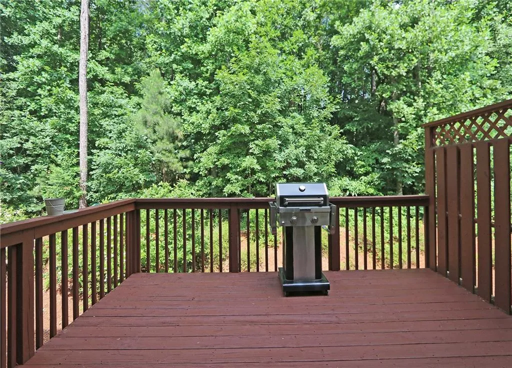 703 Coligny Court, Sandy Springs, Georgia 30350, 3 Bedrooms Bedrooms, ,3 BathroomsBathrooms,Residential,Sold,703 Coligny Court,6029622