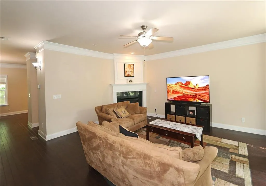 703 Coligny Court, Sandy Springs, Georgia 30350, 3 Bedrooms Bedrooms, ,3 BathroomsBathrooms,Residential,Sold,703 Coligny Court,6029622