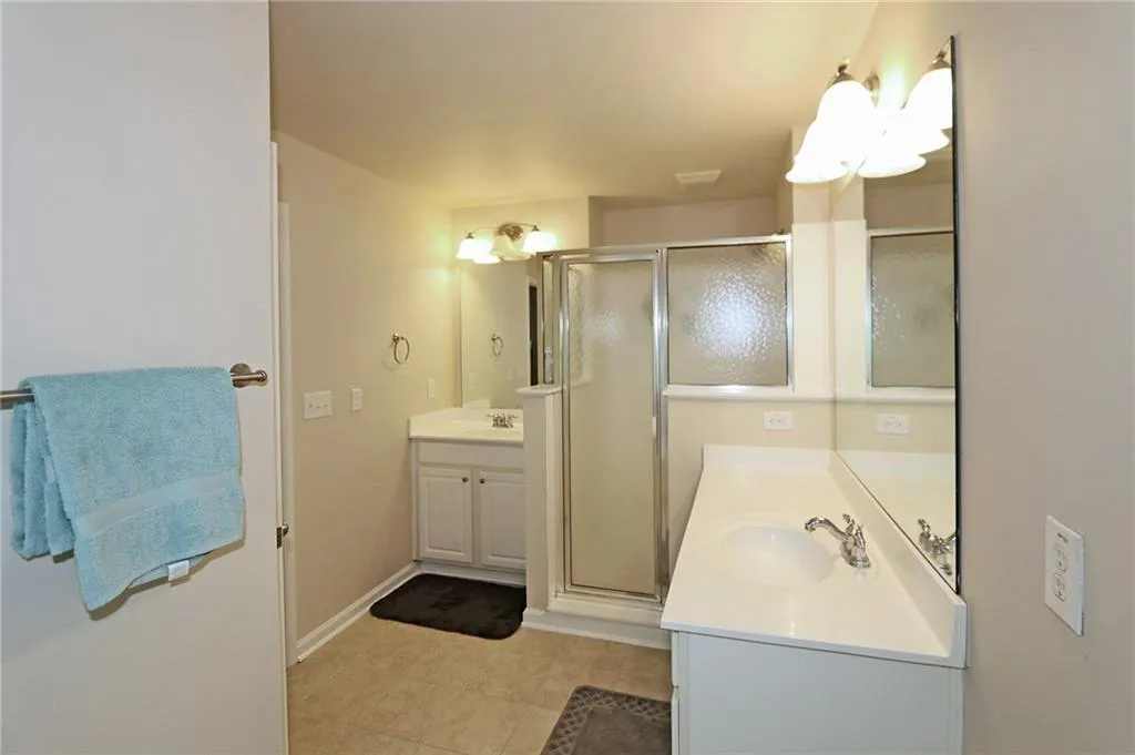 703 Coligny Court, Sandy Springs, Georgia 30350, 3 Bedrooms Bedrooms, ,3 BathroomsBathrooms,Residential,Sold,703 Coligny Court,6029622