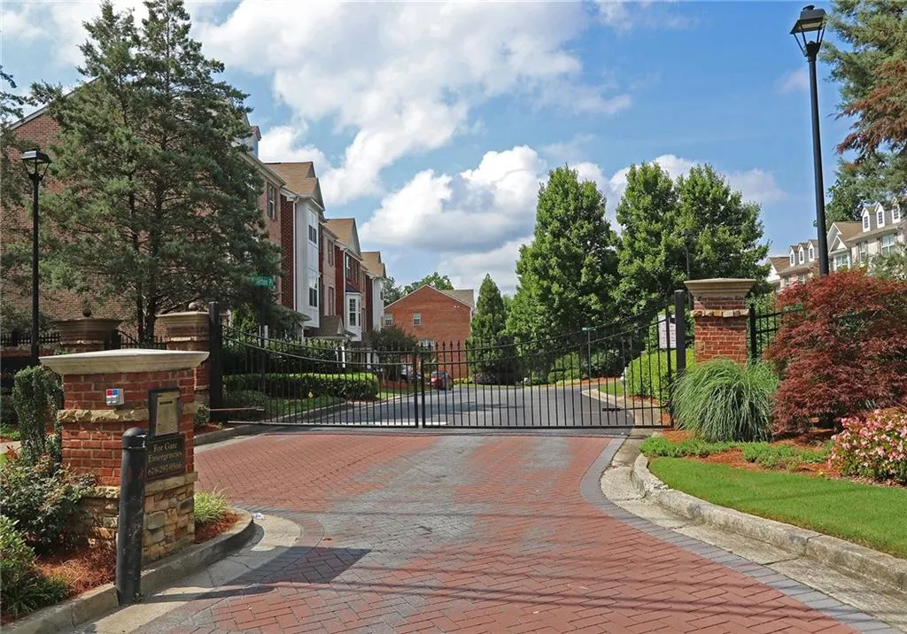 703 Coligny Court, Sandy Springs, Georgia 30350, 3 Bedrooms Bedrooms, ,3 BathroomsBathrooms,Residential,Sold,703 Coligny Court,6029622