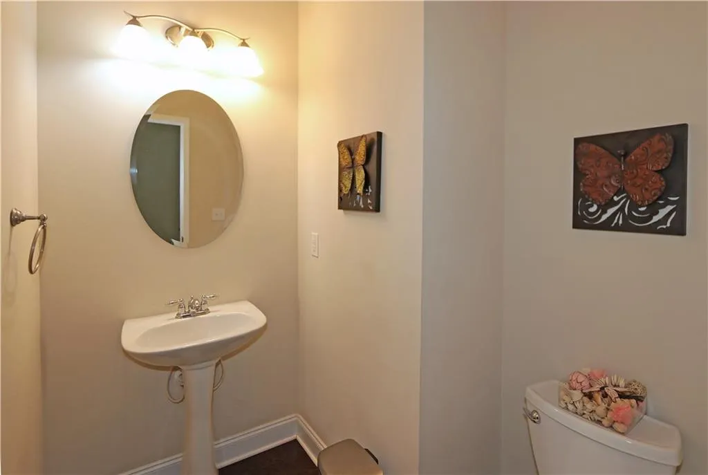 703 Coligny Court, Sandy Springs, Georgia 30350, 3 Bedrooms Bedrooms, ,3 BathroomsBathrooms,Residential,Sold,703 Coligny Court,6029622