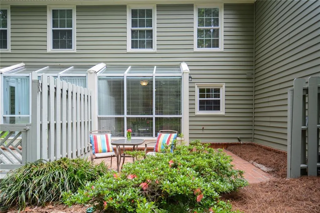 84 Mount Vernon Circle, Sandy Springs, Georgia 30338, 2 Bedrooms Bedrooms, ,2 BathroomsBathrooms,Residential,Sold,84 Mount Vernon Circle,6871751