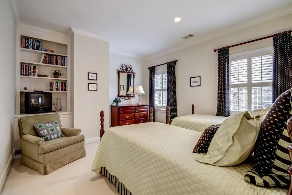 4400 Highgrove Pointe, Sandy Springs, Georgia 30319, 4 Bedrooms Bedrooms, ,3 BathroomsBathrooms,Residential,Sold,4400 Highgrove Pointe,5781186