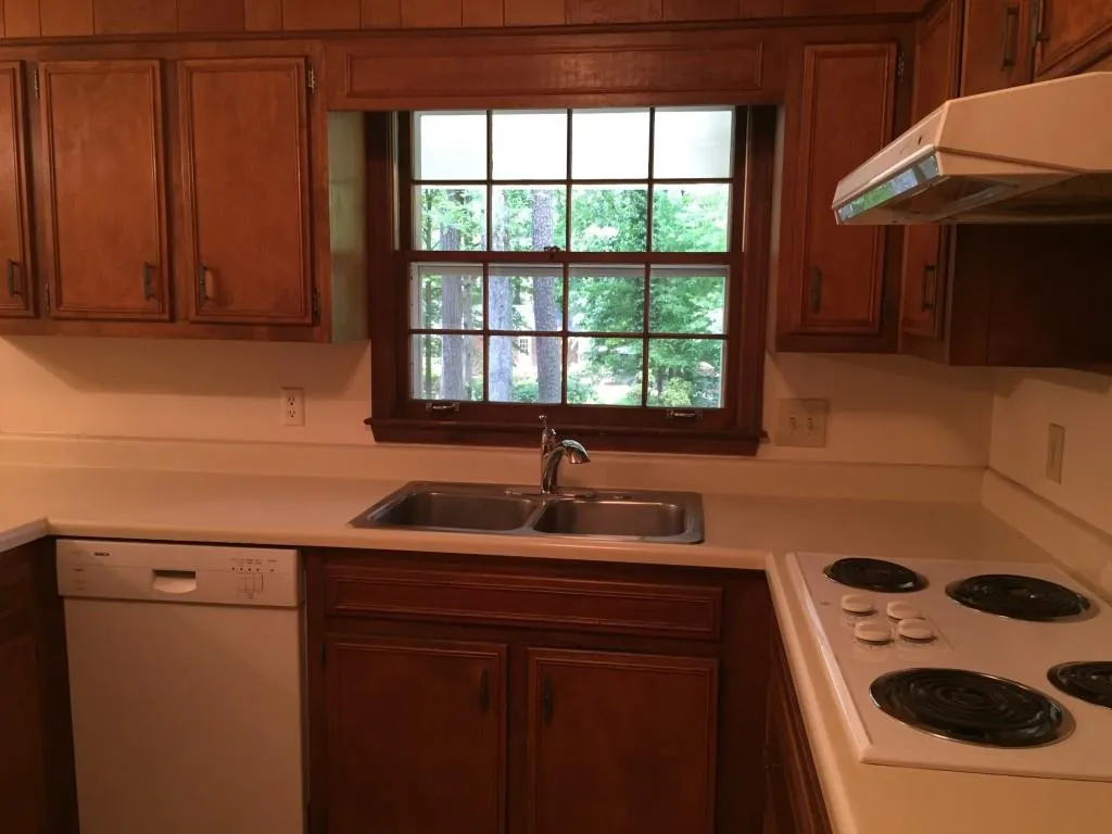 445 River Valley Road, Atlanta, Georgia 30328, 4 Bedrooms Bedrooms, ,2 BathroomsBathrooms,Residential,Sold,445 River Valley Road,5689321