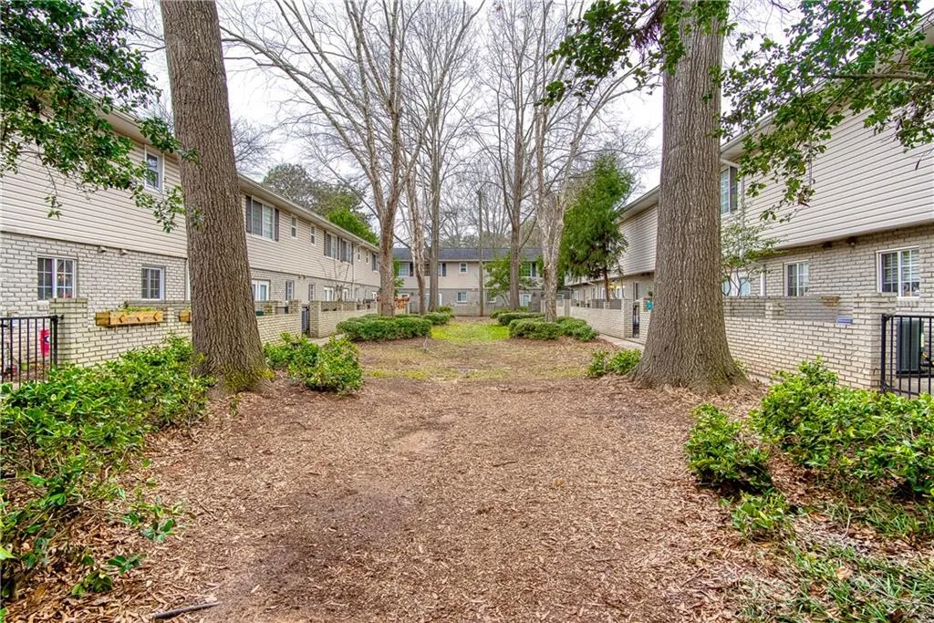 6940 Roswell Road Unit 25d, Atlanta, Georgia 30328, 2 Bedrooms Bedrooms, ,1 BathroomBathrooms,Residential,Sold,6940 Roswell Road Unit 25d,6825073
