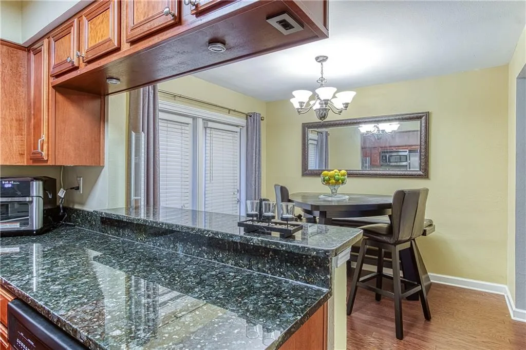 6940 Roswell Road Unit 25d, Atlanta, Georgia 30328, 2 Bedrooms Bedrooms, ,1 BathroomBathrooms,Residential,Sold,6940 Roswell Road Unit 25d,6825073