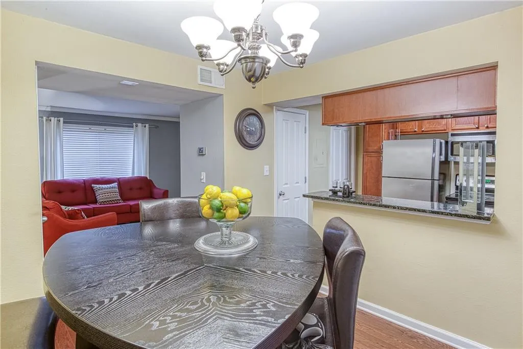 6940 Roswell Road Unit 25d, Atlanta, Georgia 30328, 2 Bedrooms Bedrooms, ,1 BathroomBathrooms,Residential,Sold,6940 Roswell Road Unit 25d,6825073