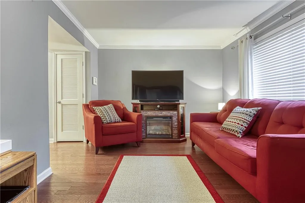 6940 Roswell Road Unit 25d, Atlanta, Georgia 30328, 2 Bedrooms Bedrooms, ,1 BathroomBathrooms,Residential,Sold,6940 Roswell Road Unit 25d,6825073