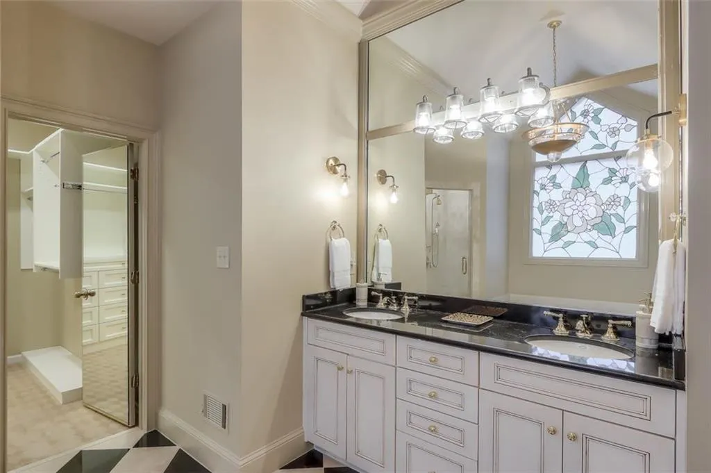 125 Grosvenor Place, Atlanta, Georgia 30328, 4 Bedrooms Bedrooms, ,3 BathroomsBathrooms,Residential,Sold,125 Grosvenor Place,6920478