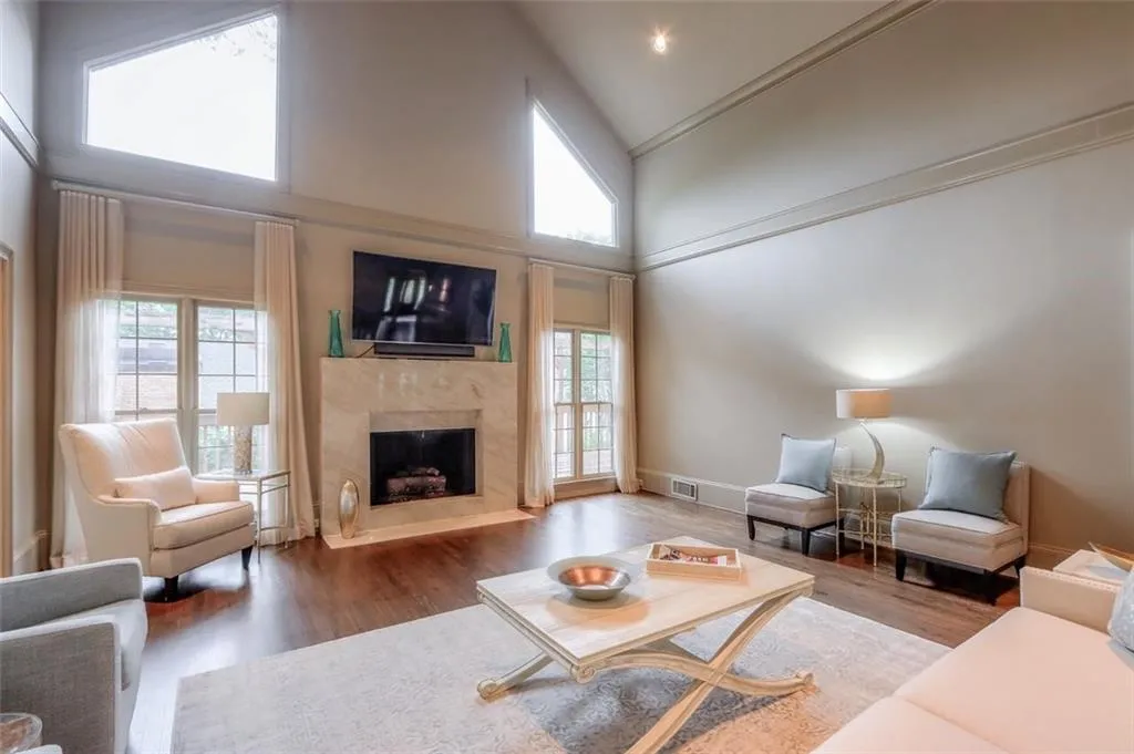 125 Grosvenor Place, Atlanta, Georgia 30328, 4 Bedrooms Bedrooms, ,3 BathroomsBathrooms,Residential,Sold,125 Grosvenor Place,6920478
