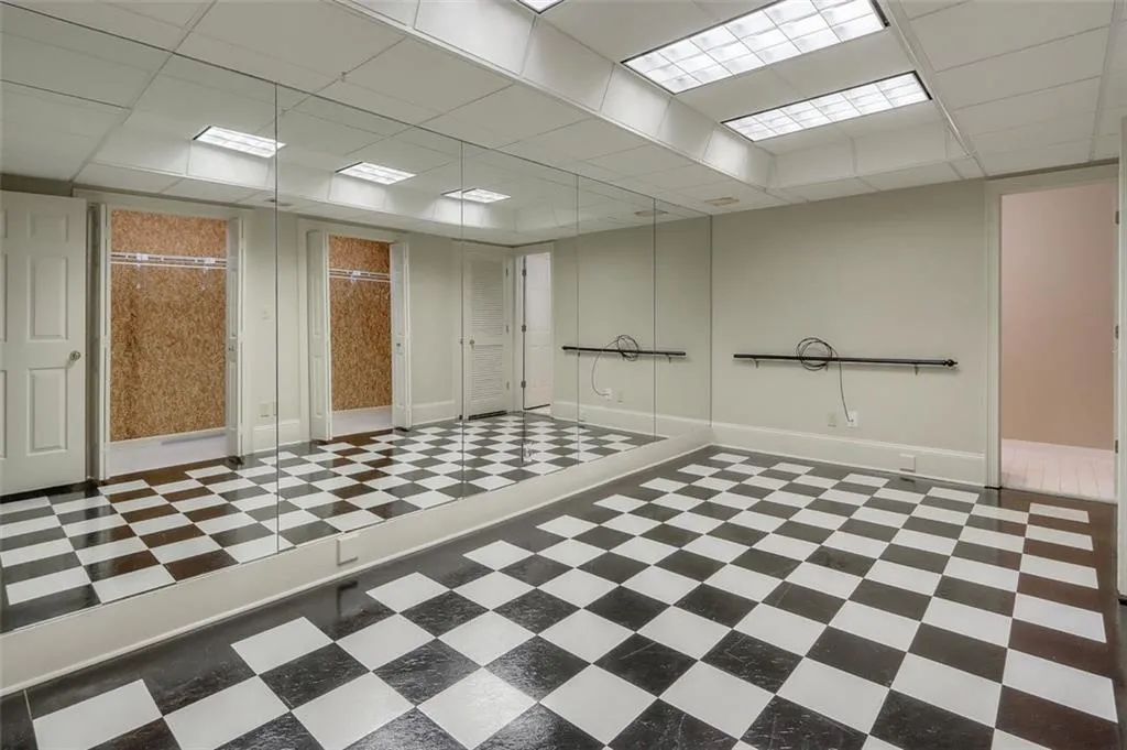 125 Grosvenor Place, Atlanta, Georgia 30328, 4 Bedrooms Bedrooms, ,3 BathroomsBathrooms,Residential,Sold,125 Grosvenor Place,6920478