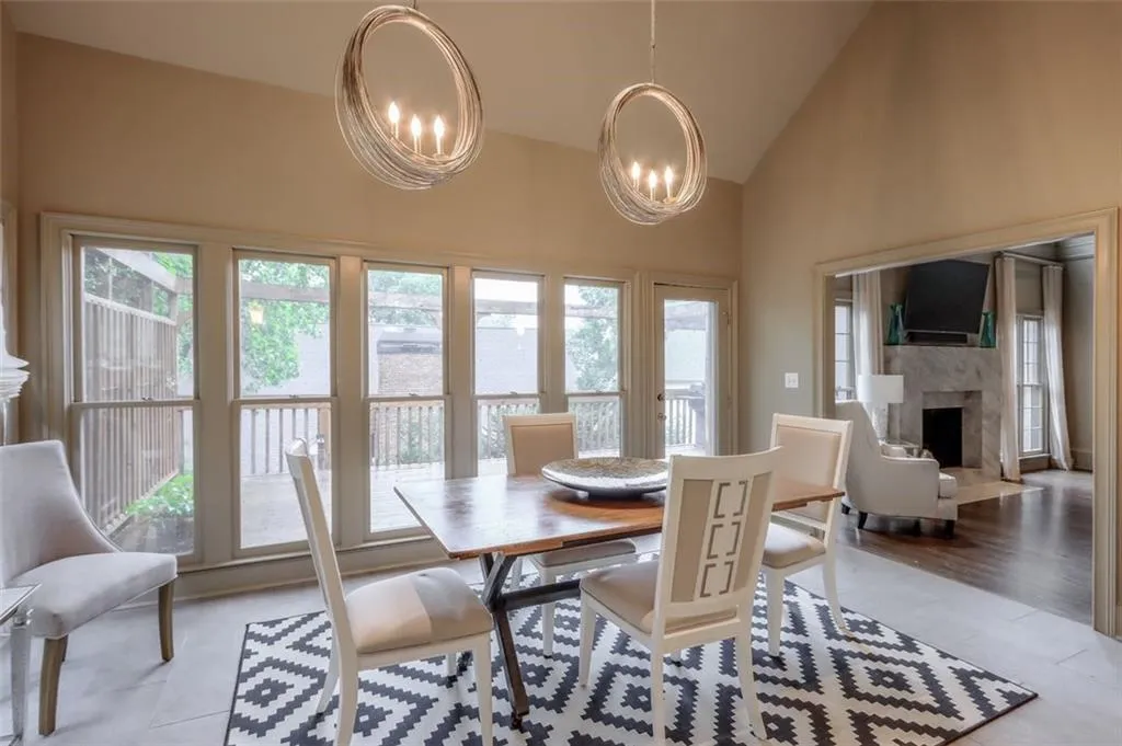 125 Grosvenor Place, Atlanta, Georgia 30328, 4 Bedrooms Bedrooms, ,3 BathroomsBathrooms,Residential,Sold,125 Grosvenor Place,6920478