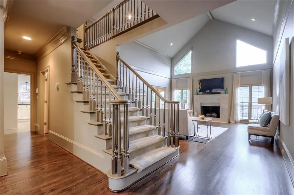 125 Grosvenor Place, Atlanta, Georgia 30328, 4 Bedrooms Bedrooms, ,3 BathroomsBathrooms,Residential,Sold,125 Grosvenor Place,6920478