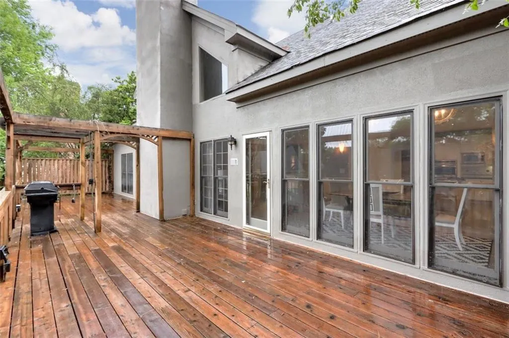 125 Grosvenor Place, Atlanta, Georgia 30328, 4 Bedrooms Bedrooms, ,3 BathroomsBathrooms,Residential,Sold,125 Grosvenor Place,6920478