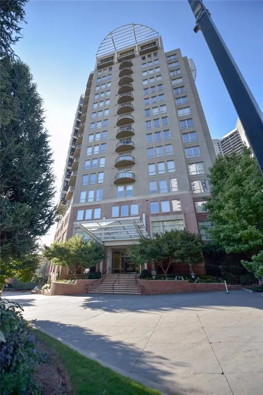 2626 Peachtree Road Nw Unit 1903, Atlanta, Georgia 30305, 2 Bedrooms Bedrooms, ,2 BathroomsBathrooms,Residential,Sold,2626 Peachtree Road Nw Unit 1903,5913076
