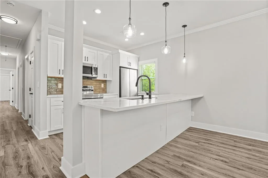 556 Paines Avenue Nw, Atlanta, Georgia 30318, 4 Bedrooms Bedrooms, ,2 BathroomsBathrooms,Residential,For Sale,556 Paines Avenue Nw,7606738