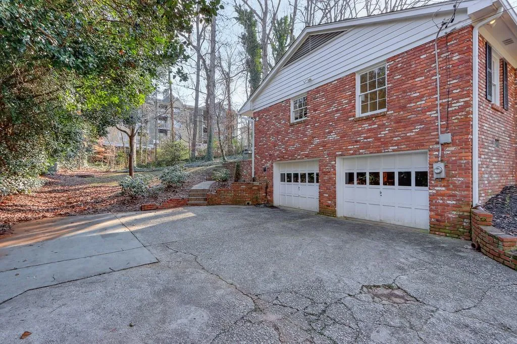 5555 Sherrell Drive Ne, Atlanta, Georgia 30342, 2 Bedrooms Bedrooms, ,2 BathroomsBathrooms,Residential,Sold,5555 Sherrell Drive Ne,6820396