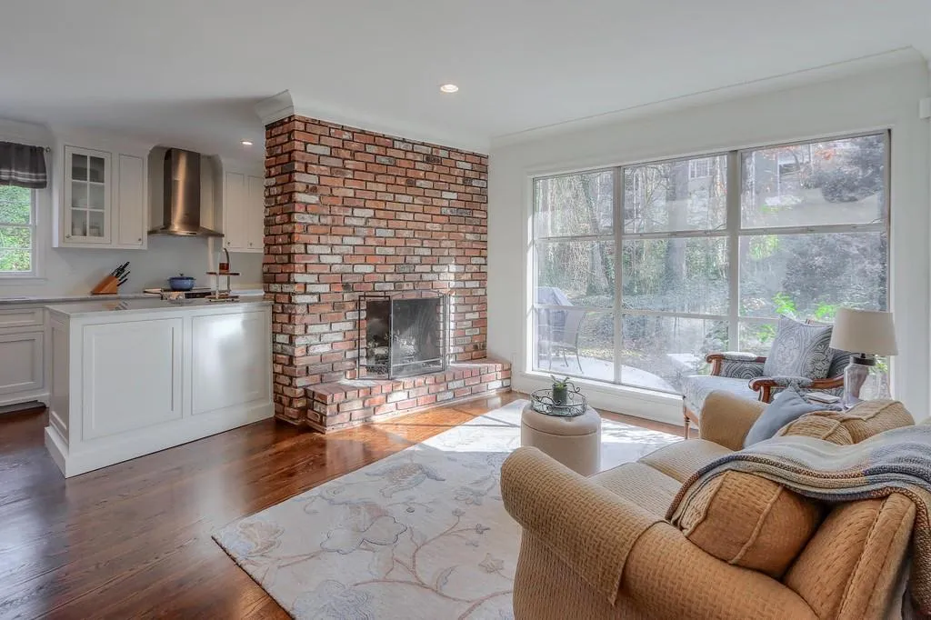 5555 Sherrell Drive Ne, Atlanta, Georgia 30342, 2 Bedrooms Bedrooms, ,2 BathroomsBathrooms,Residential,Sold,5555 Sherrell Drive Ne,6820396