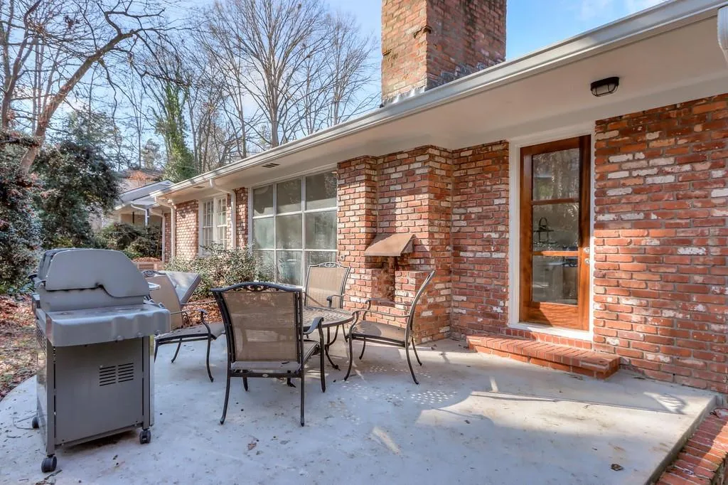 5555 Sherrell Drive Ne, Atlanta, Georgia 30342, 2 Bedrooms Bedrooms, ,2 BathroomsBathrooms,Residential,Sold,5555 Sherrell Drive Ne,6820396