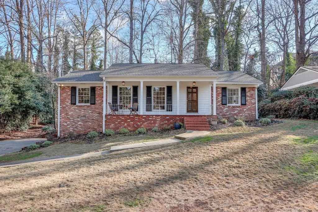 5555 Sherrell Drive Ne, Atlanta, Georgia 30342, 2 Bedrooms Bedrooms, ,2 BathroomsBathrooms,Residential,Sold,5555 Sherrell Drive Ne,6820396