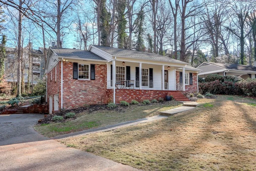 5555 Sherrell Drive Ne, Atlanta, Georgia 30342, 2 Bedrooms Bedrooms, ,2 BathroomsBathrooms,Residential,Sold,5555 Sherrell Drive Ne,6820396