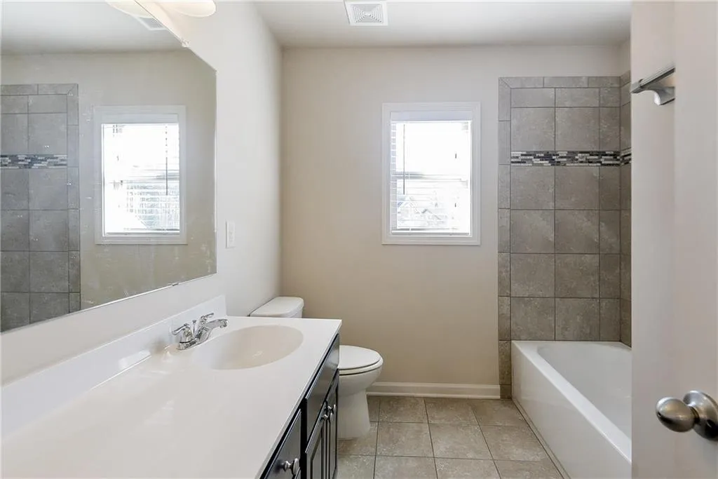 7790 Stratford Lane, Atlanta, Georgia 30350, 6 Bedrooms Bedrooms, ,4 BathroomsBathrooms,Residential,Sold,7790 Stratford Lane,6540651