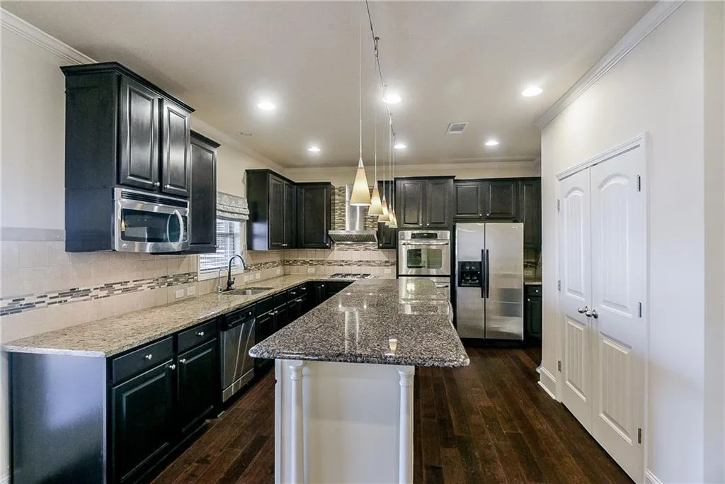 7790 Stratford Lane, Atlanta, Georgia 30350, 6 Bedrooms Bedrooms, ,4 BathroomsBathrooms,Residential,Sold,7790 Stratford Lane,6540651