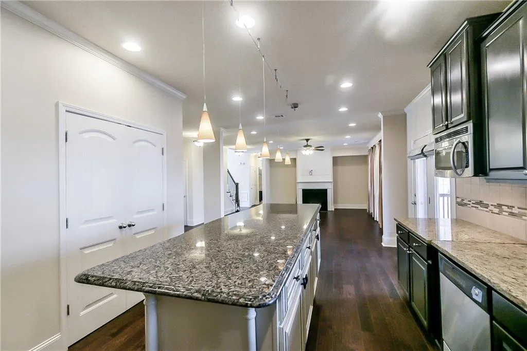 7790 Stratford Lane, Atlanta, Georgia 30350, 6 Bedrooms Bedrooms, ,4 BathroomsBathrooms,Residential,Sold,7790 Stratford Lane,6540651