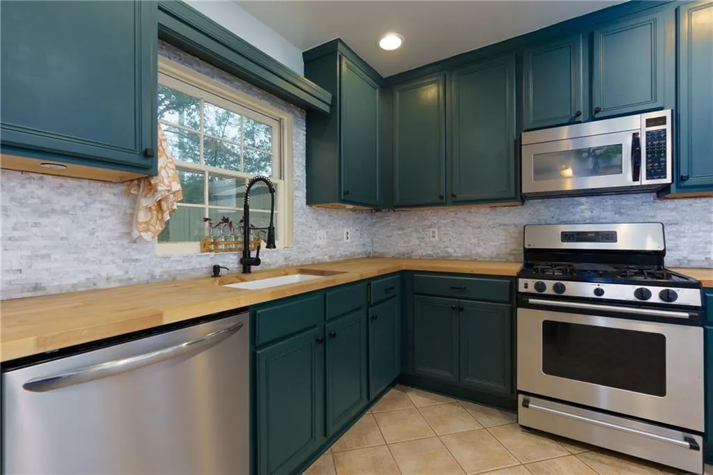 111 Mount Vernon Circle, Atlanta, Georgia 30338, 2 Bedrooms Bedrooms, ,2 BathroomsBathrooms,Residential,Sold,111 Mount Vernon Circle,7489508