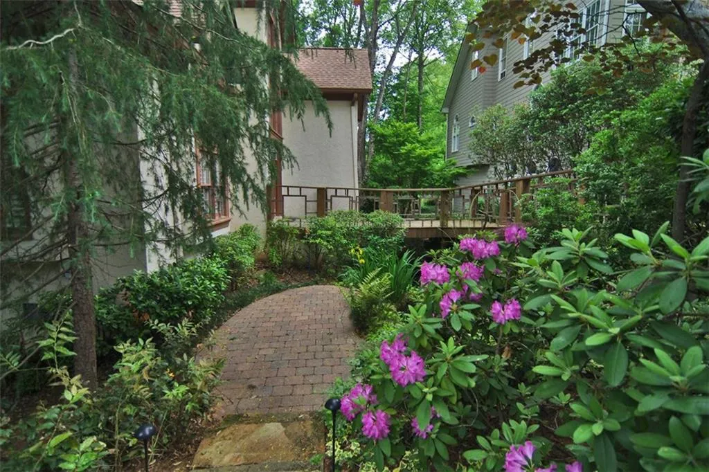 34 Greenland Trace, Sandy Springs, Georgia 30342, 4 Bedrooms Bedrooms, ,4 BathroomsBathrooms,Residential,Sold,34 Greenland Trace,5685502